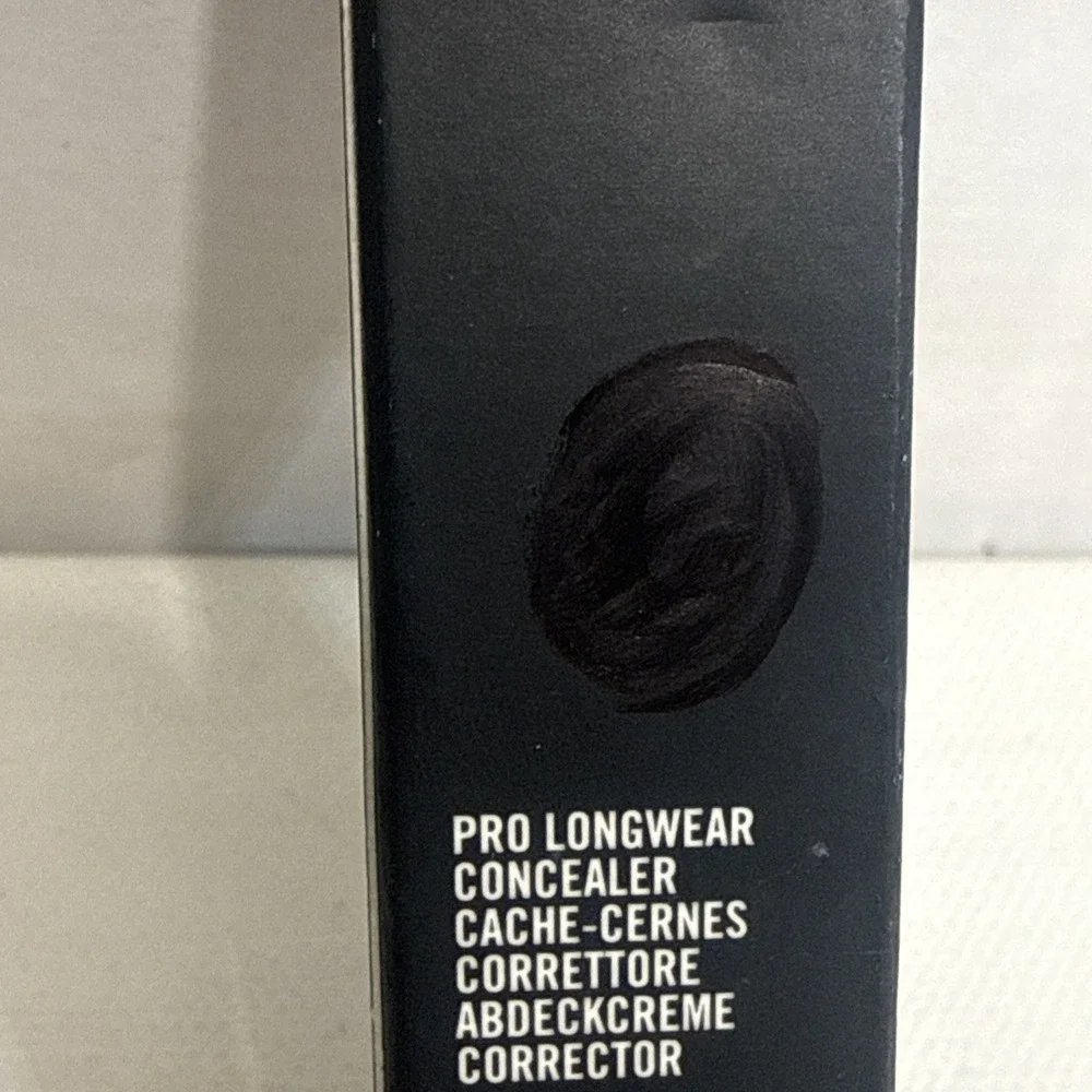 MAC Pro Longwear Concealer - NW15 - 9mL/0.30fl.oz.